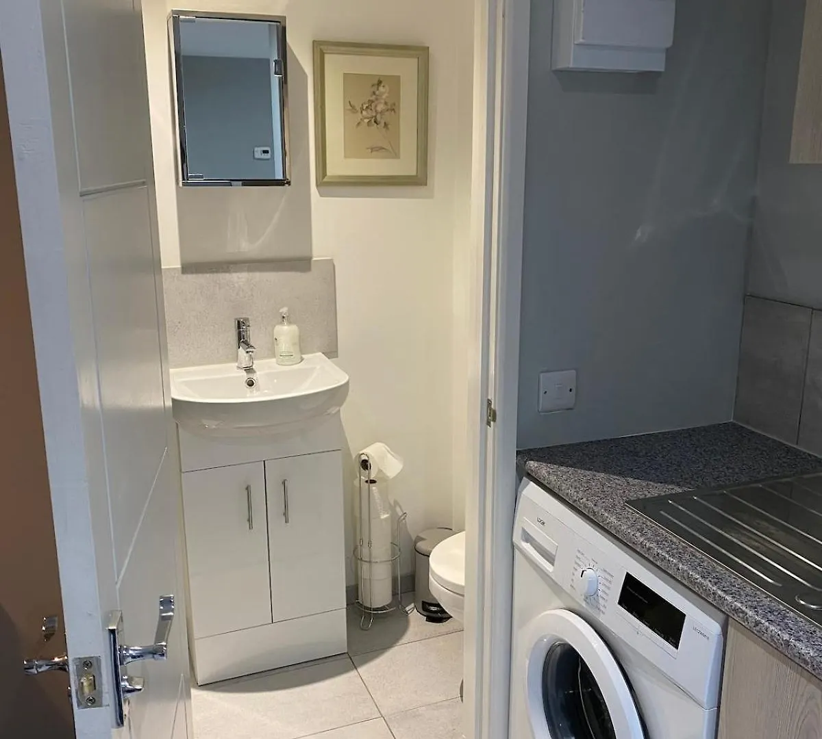 Apartment Coastal Charm And Tranquility In Our Studio Guest House Bournemouth United Kingdom