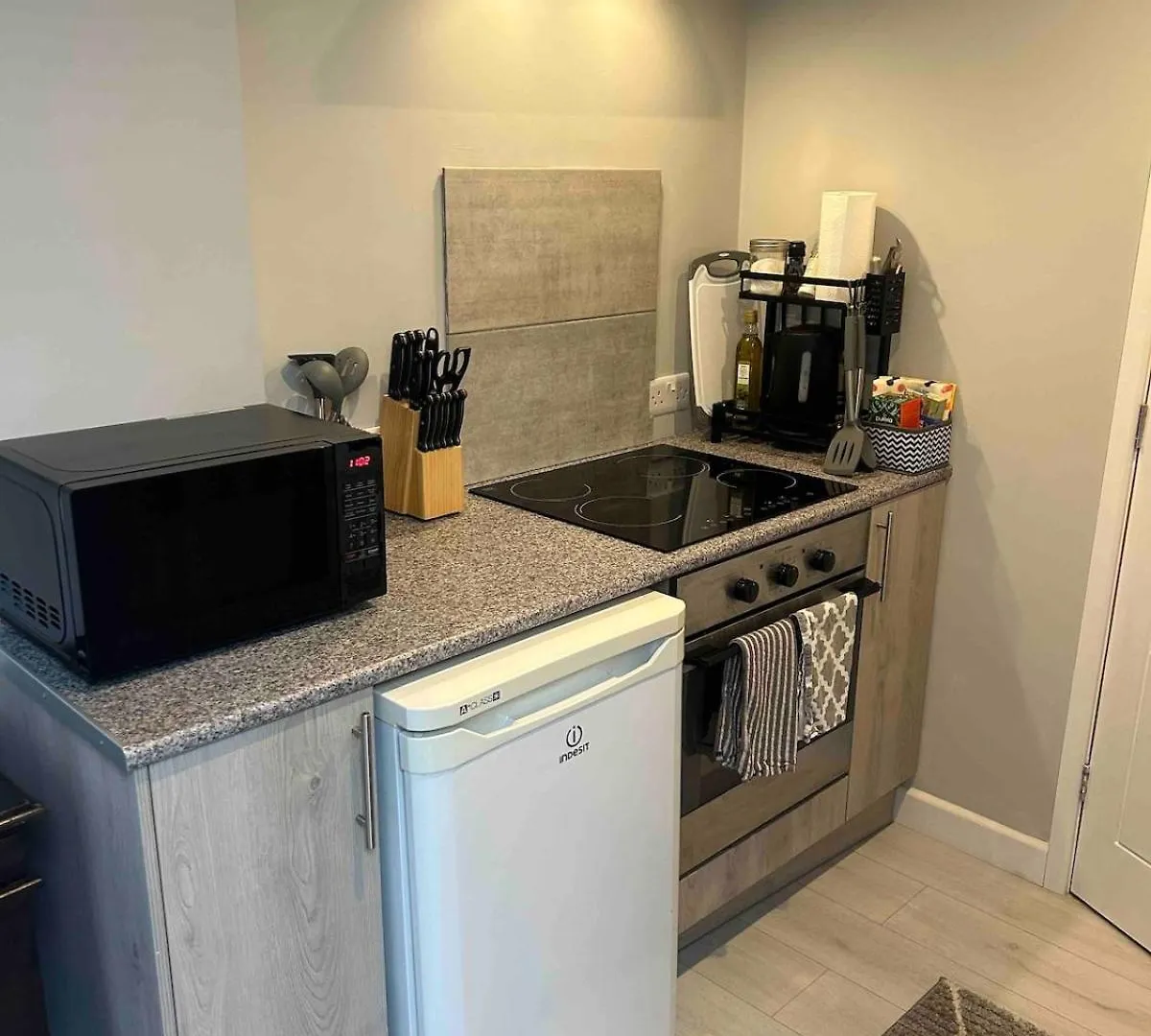 Apartment Coastal Charm And Tranquility In Our Studio Guest House Bournemouth